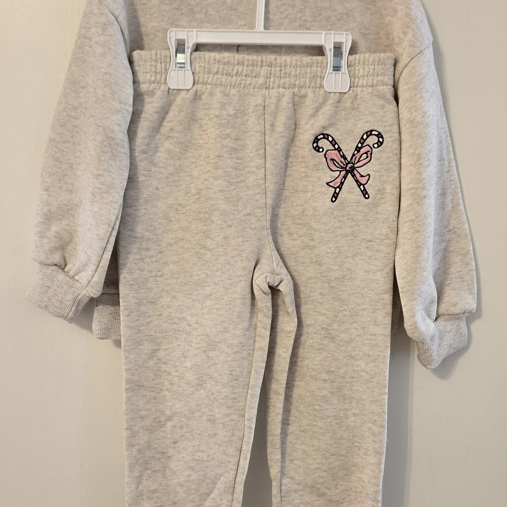 Grinch Festive Kids Sweatshirt With Advent Calendar and Pants Set - Picture 3 of 4